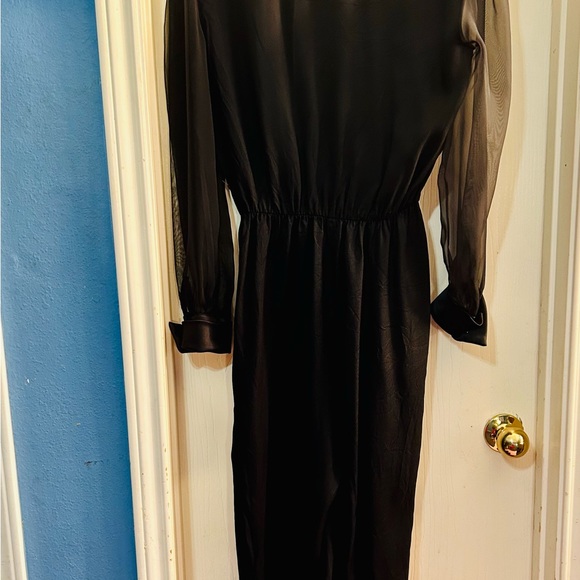 Deep V plunge jumpsuit - Picture 2 of 5